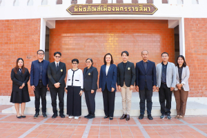 ผู้บริหารและบุคลากร สำนักศิลปะและวัฒนธรรม มหาวิทยาลัยราชภัฏนครราชสีมาให้การต้อนรับคณะกรรมการติดตาม ตรวจสอบ และประเมินผลงานของมหาวิทยาลัย ในโอกาสเข้าตรวจเยี่ยมการดำเนินงาน สำนักศิลปะและวัฒนธรรม มหาวิทยาลัยราชภัฏนครราชสีมา